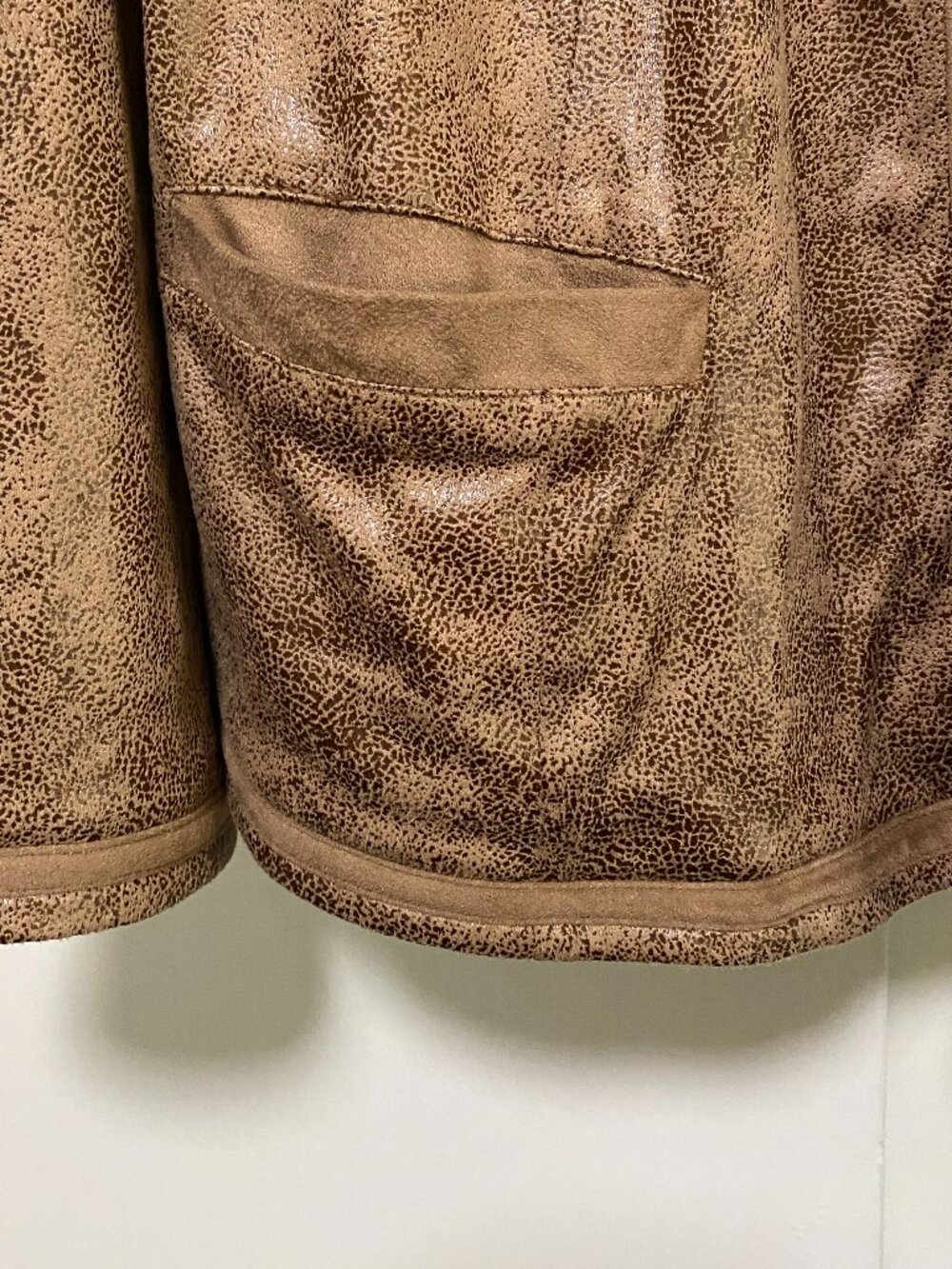 LOOKS SO GREAT!! Chico's distressed faux leather light jacket w/pockets, size XL - Picture 7 of 14